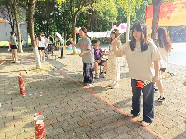 狠狠亚洲超碰狼人久久