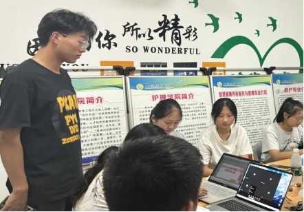 狠狠亚洲超碰狼人久久