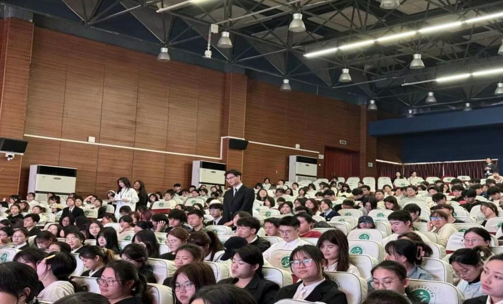 狠狠亚洲超碰狼人久久