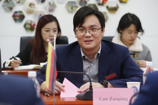 狠狠亚洲超碰狼人久久